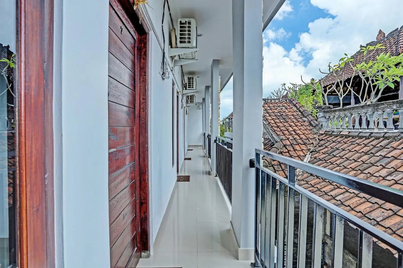 Oyo 91080 Kubu D&D Guesthouse 塞米亚克 2*,