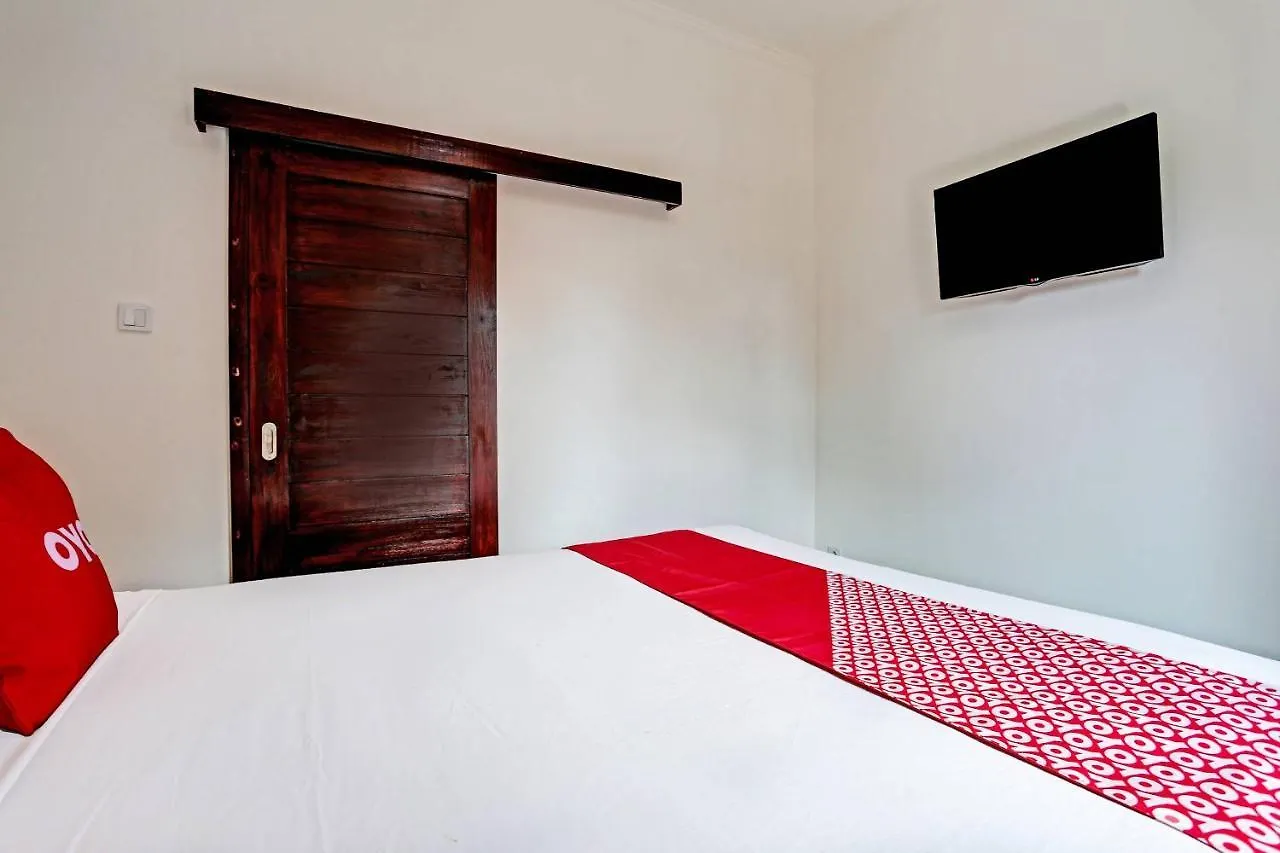 Oyo 91080 Kubu D&D Guesthouse 塞米亚克