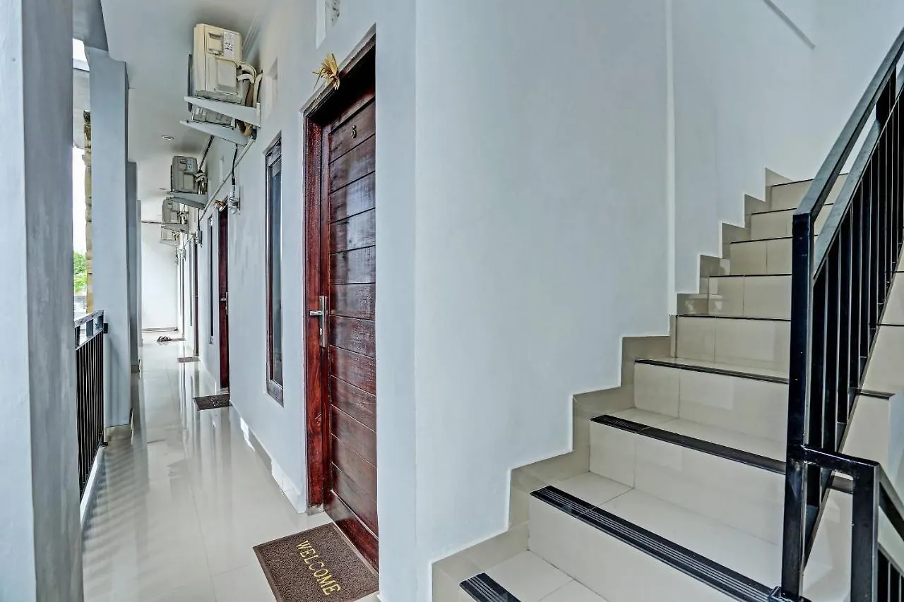 Oyo 91080 Kubu D&D Guesthouse 塞米亚克 2*,  印尼