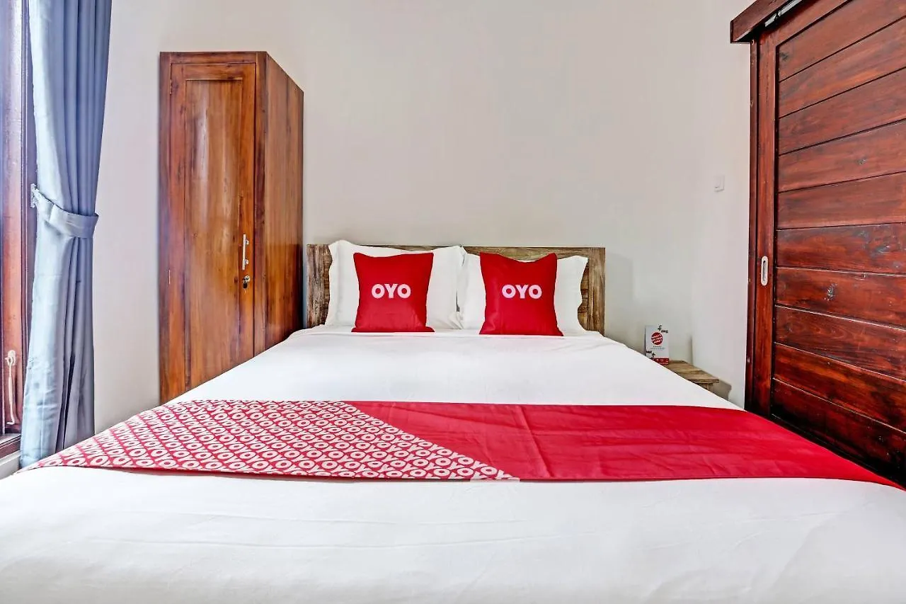 Oyo 91080 Kubu D&D Guesthouse 塞米亚克 酒店